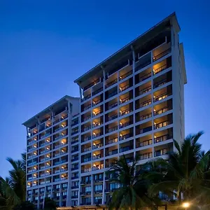 Hotel Ramada Plaza By Wyndham Bay